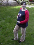 Ma maman dans le jardin le 12 octobre 2001